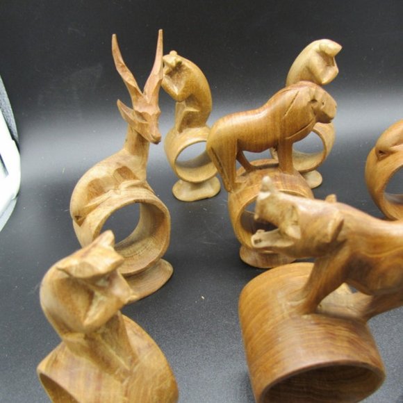 SET OF 8 VINTAGE WOODEN SAFARI NAPKIN RINGS - Picture 4 of 5